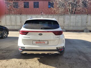 2018 Kia Sportage IV Рестайлинг, белый, 2500000 рублей, вид 4