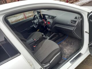 2014 Kia Rio 5-speed III, белый, 1080000 рублей, вид 5