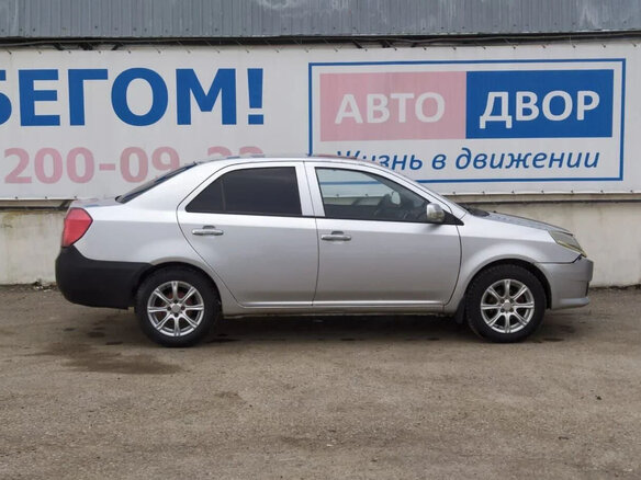 2013 Geely MK I, серебристый - вид 2