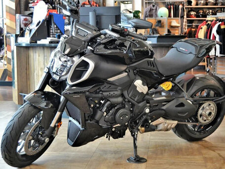 2025 Ducati Diavel, чёрный, 3300000 рублей, вид 2