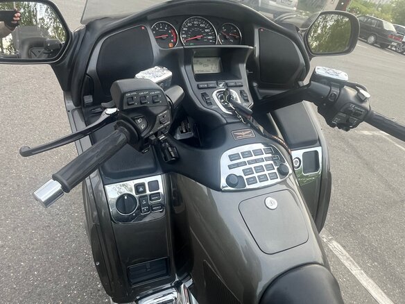 2010 Honda GL 1800 Gold Wing, серый, 950000 рублей - вид 7