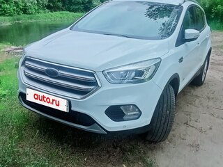 2018 Ford Kuga II Рестайлинг, белый, 1450000 рублей, вид 1