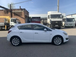 2013 Opel Astra J Рестайлинг, белый, 690000 рублей, вид 2