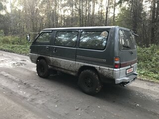 1992 Mitsubishi Delica III, серый, 500000 рублей, вид 3