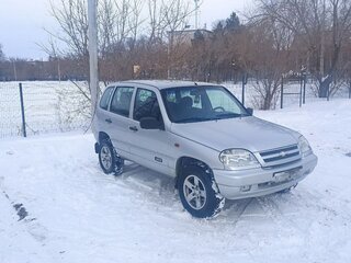 2007 Chevrolet Niva I, белый, 620000 рублей, вид 2