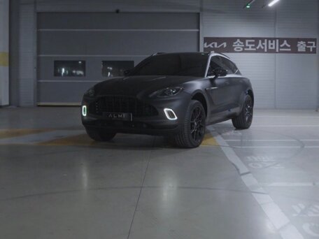 2020 Aston Martin DBX I, чёрный, 18500000 рублей, вид 1