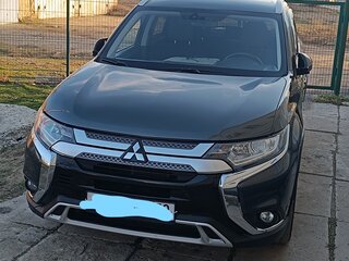 2018 Mitsubishi Outlander III Рестайлинг 3, серый, 1780000 рублей, вид 3