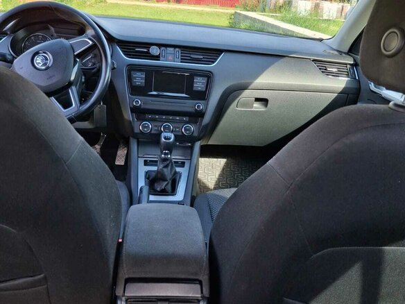 2015 Skoda Octavia III (A7), коричневый, 1000000 рублей - вид 9