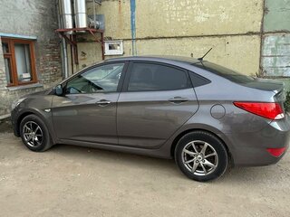 2015 Hyundai Solaris I Рестайлинг, серый, 840000 рублей, вид 3