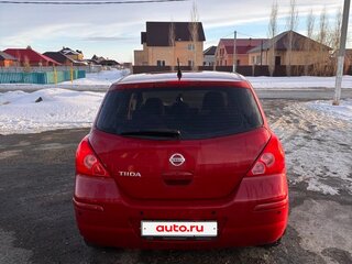 2011 Nissan Tiida I Рестайлинг, красный, 860000 рублей, вид 3