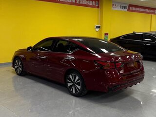 2022 Nissan Altima VI (L34), красный, 1620000 рублей, вид 4