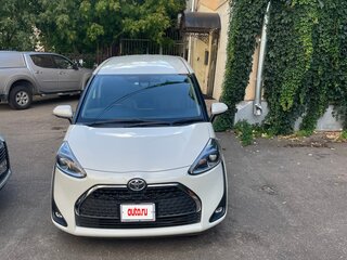 2021 Toyota Sienta II Рестайлинг, белый, 1730000 рублей, вид 2