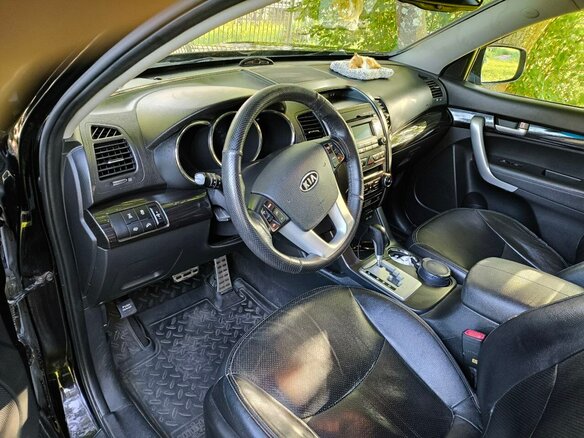2010 Kia Sorento II, чёрный, 1550000 рублей - вид 2