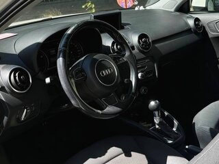 2011 Audi A1 Sportback I (8X), белый, 950000 рублей, вид 3
