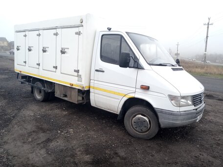 1999 Mercedes-Benz Фургон (4х2), белый, 1550000 рублей, вид 2