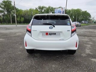 2020 Toyota Aqua I Рестайлинг 2, белый, 1450000 рублей, вид 4
