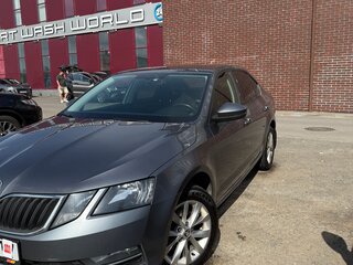 2017 Skoda Octavia III (A7) Рестайлинг, серый, 1650000 рублей, вид 3