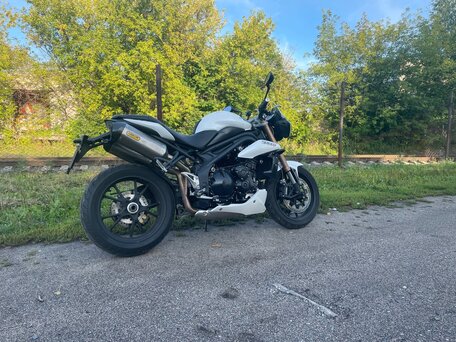 2013 Triumph Speed Triple, белый, 515000 рублей, вид 3