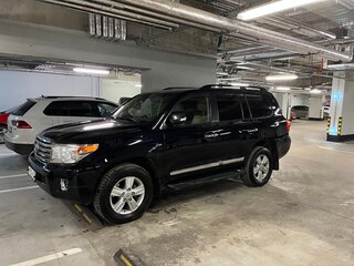2013 Toyota Land Cruiser 200 Series Рестайлинг 1, чёрный, 3350000 рублей, вид 1