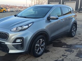 2021 Kia Sportage IV Рестайлинг, серебристый, 2350000 рублей, вид 1