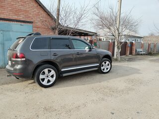 2007 Volkswagen Touareg I Рестайлинг, коричневый, 1300000 рублей, вид 4