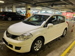 2013 Nissan Tiida I Рестайлинг, белый, 1000000 рублей, вид 1