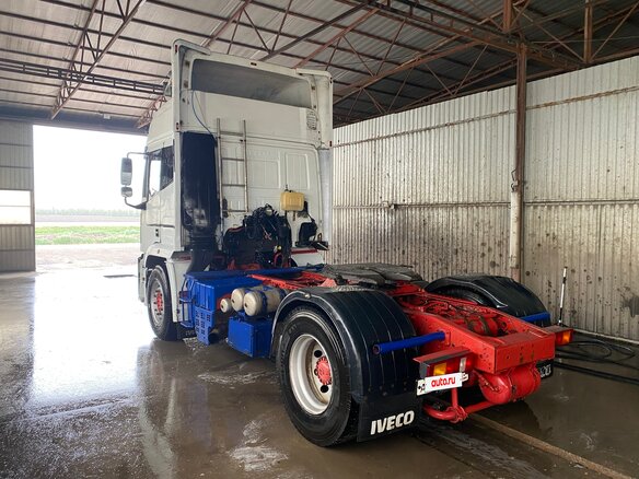 1996 Iveco EuroTech, белый, 500000 рублей - вид 3