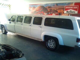 1984 Chevrolet Suburban VII, белый, 780000 рублей, вид 1
