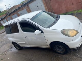 2002 Toyota FunCargo, белый, 170000 рублей, вид 3