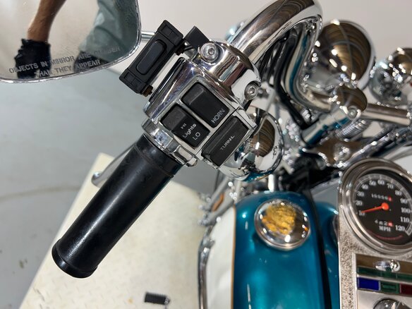 1990 Harley-Davidson Springer Softail, голубой - вид 16