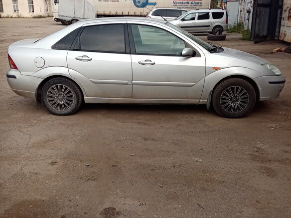 2005 Ford Focus I Рестайлинг, серый - вид 2