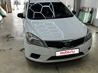 2011 Kia Ceed I Рестайлинг, белый, 700000 рублей, вид 2