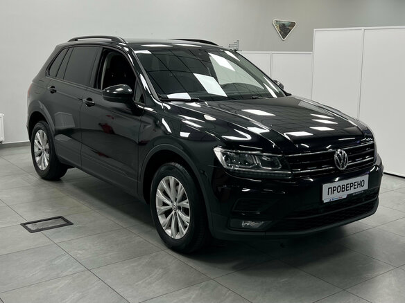 2020 Volkswagen Tiguan II, чёрный, 2599000 рублей - вид 2