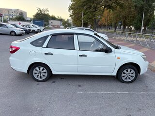 2015 Lada (ВАЗ) Granta I, белый, 400000 рублей, вид 4