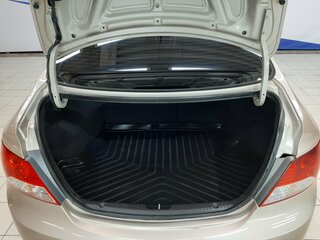 2011 Hyundai Solaris I, бежевый, 690000 рублей, вид 5