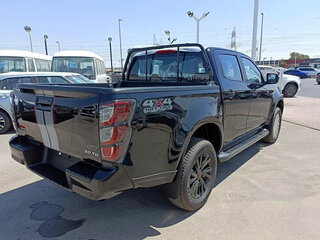 2025 Isuzu D-Max III, чёрный, 6355579 рублей, вид 3