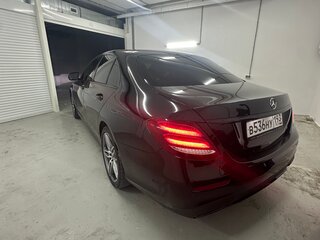2019 Mercedes-Benz E-Класс 200 V (W213, S213, C238), чёрный, 3850000 рублей, вид 3