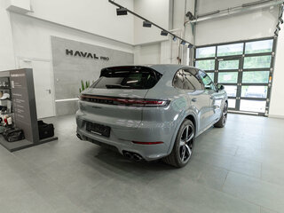 2026 Porsche Cayenne III Рестайлинг, серый, 21950000 рублей, вид 4