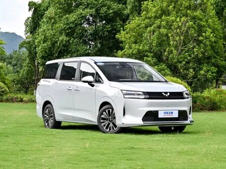 Wuling Starlight 730