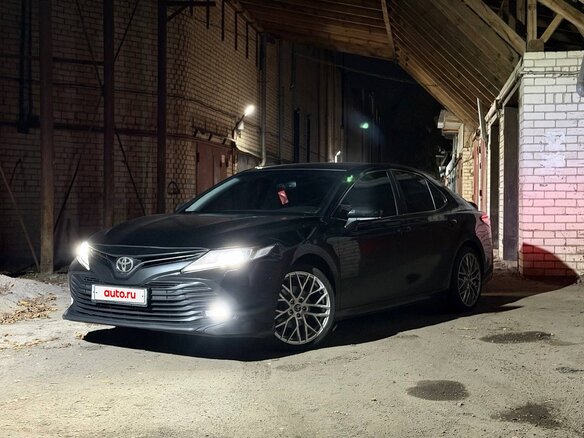 2019 Toyota Camry VIII (XV70), чёрный, 2300000 рублей