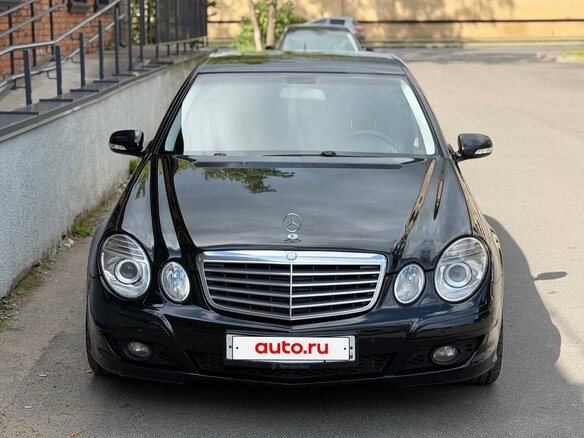 2006 Mercedes-Benz E-Класс 200 III (W211, S211) Рестайлинг, чёрный, 1100000 рублей - вид 1