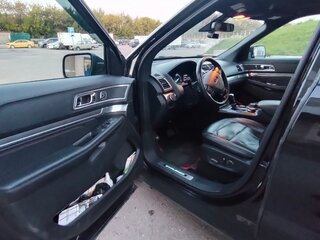 2017 Ford Explorer V Рестайлинг, чёрный, 2699999 рублей, вид 4