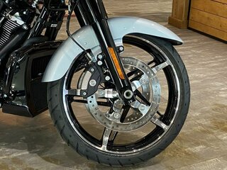 2024 Harley-Davidson Road Glide, серый, 4200000 рублей, вид 3