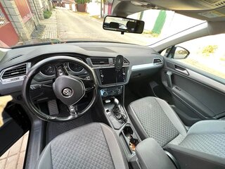 2019 Volkswagen Tiguan II, чёрный, 2500000 рублей, вид 4