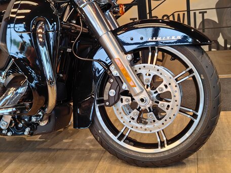 2023 Harley-Davidson Ultra Limited, чёрный, 4050000 рублей, вид 5