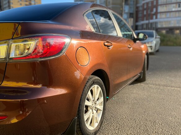 2013 Mazda 3 II (BL) Рестайлинг, коричневый, 855000 рублей - вид 4