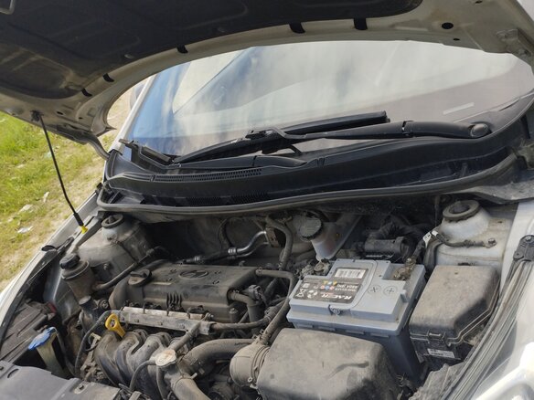 2013 Hyundai Solaris I, серебристый, 730000 рублей - вид 8
