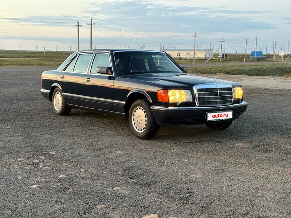 1989 Mercedes-Benz S-Класс 560 II (W126) Рестайлинг, синий, 7000000 рублей - вид 4