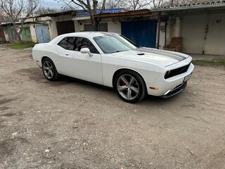2014 Dodge Challenger III Рестайлинг, белый, 2800000 рублей, вид 4