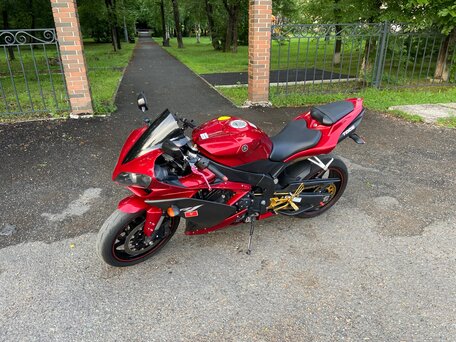 2007 Yamaha YZF-R1, красный, 710000 рублей, вид 2